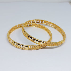 Hs 4909 Gold look bangles pair